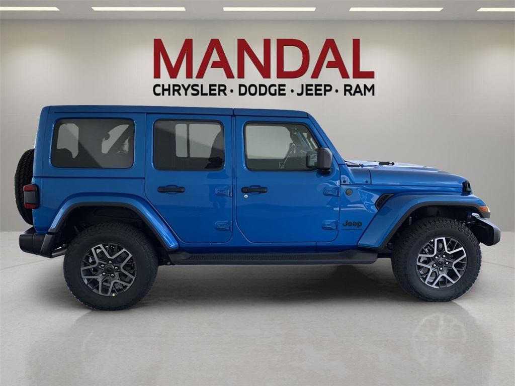 2025 Jeep Wrangler Sahara photo 6