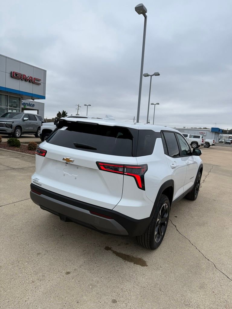 2026 Chevrolet Equinox LT photo 3