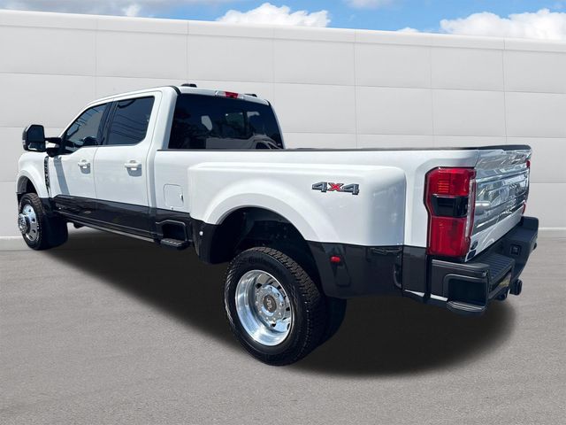 2025 Ford F-450 King Ranch photo 3