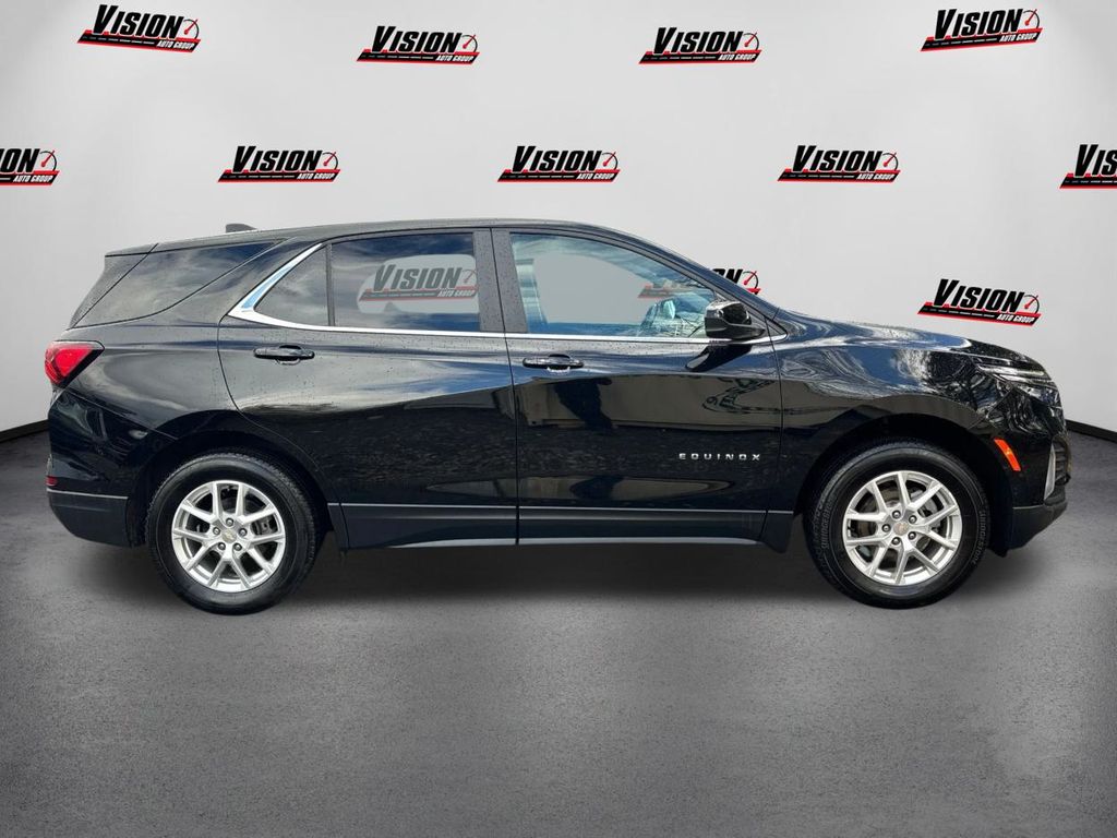2023 Chevrolet Equinox LT photo 4