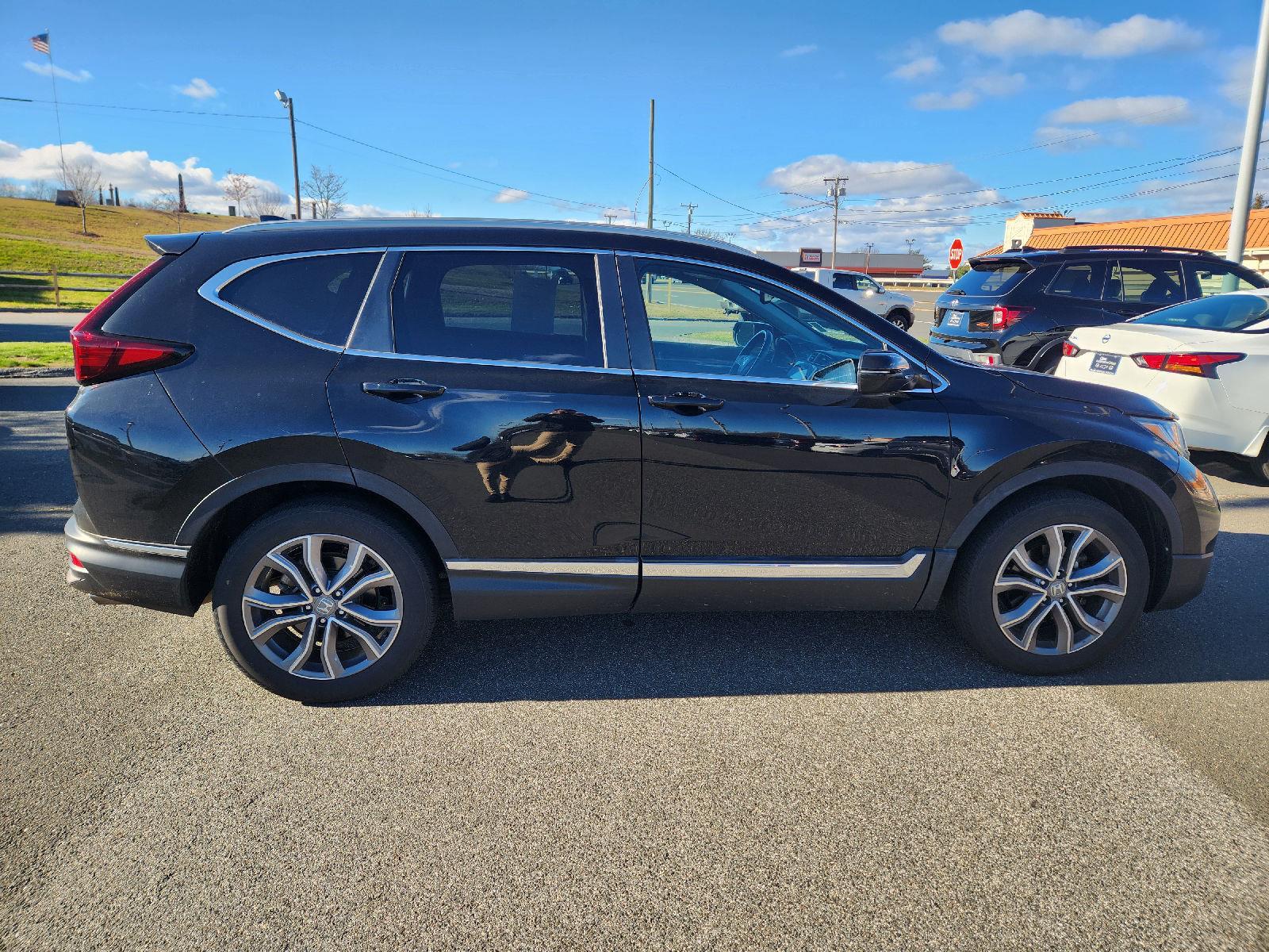 2022 Honda CR-V Touring photo 4