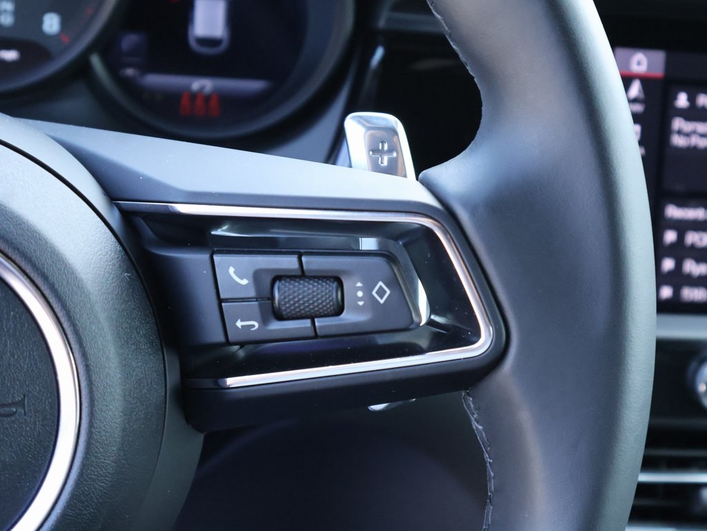 2025 Porsche Macan T photo 26