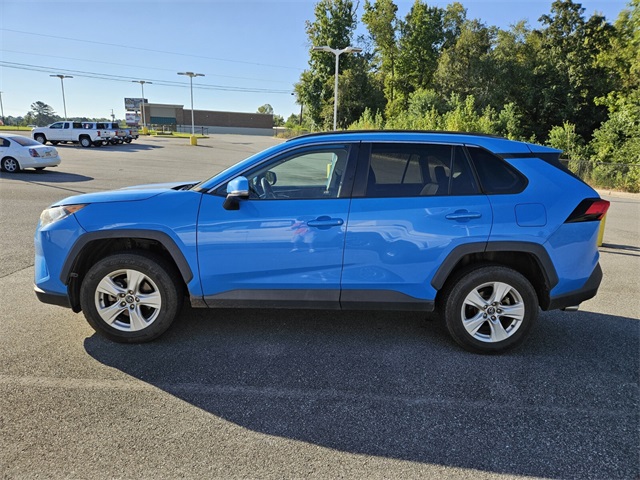 2020 Toyota RAV4 XLE photo 4