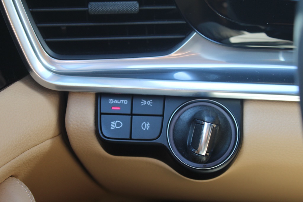 2023 Porsche Panamera E-Hybrid 4 photo 17