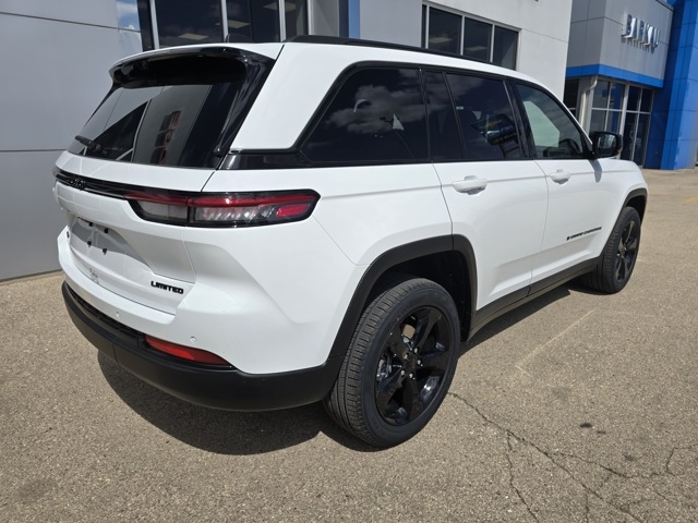 2025 Jeep Grand Cherokee Limited photo 2