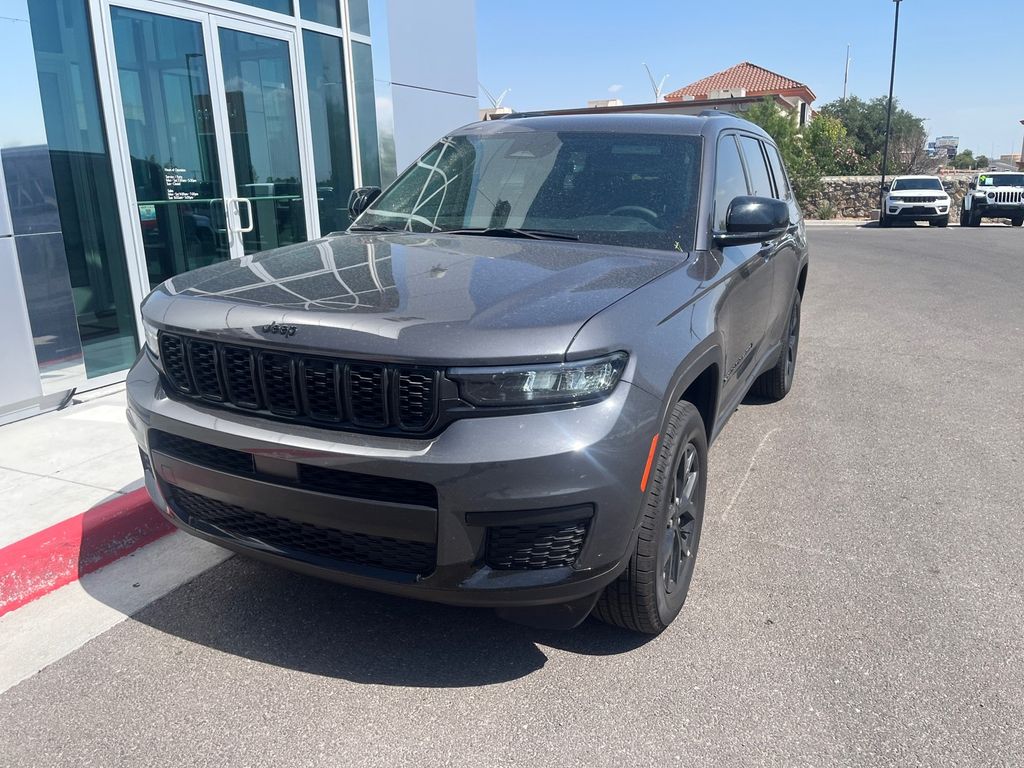 2025 Jeep Grand Cherokee Altitude X photo 3