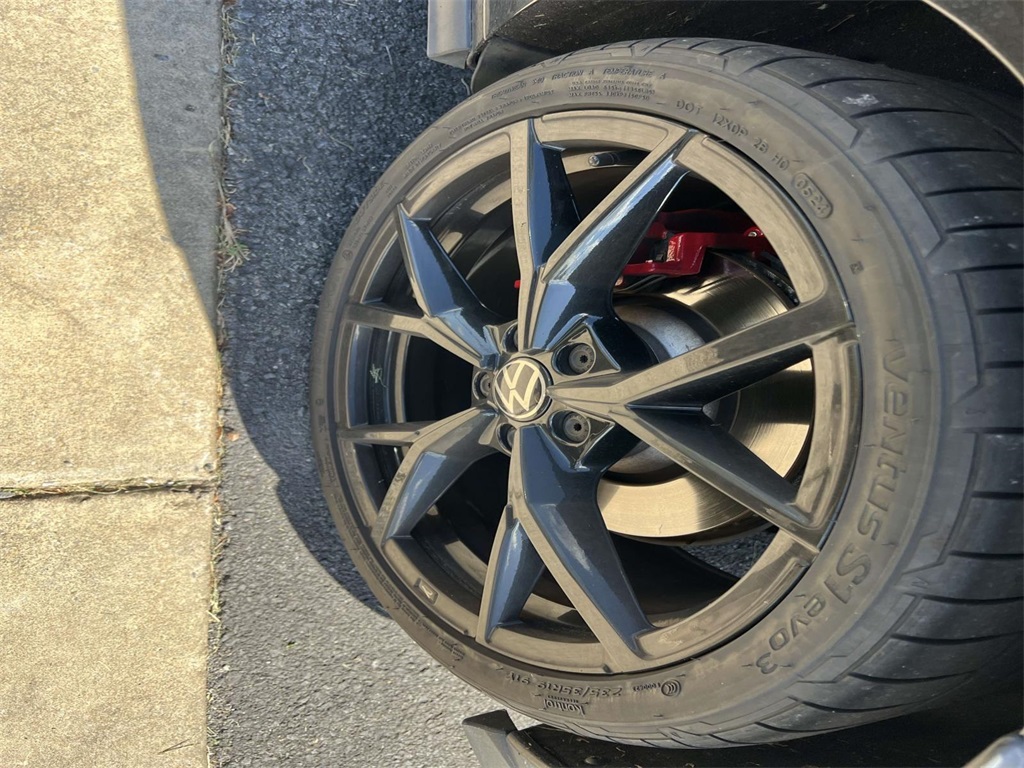 2024 Volkswagen Golf GTI 380 S photo 17