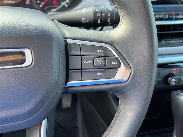 2024 Jeep Compass Latitude photo 28