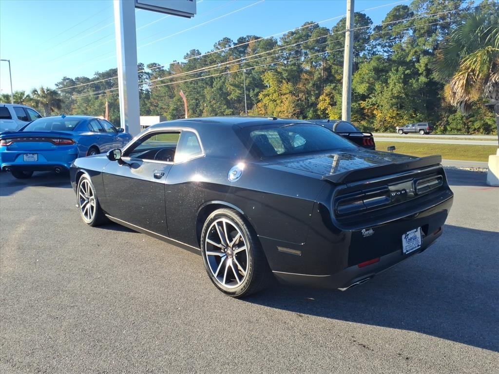 2023 Dodge Challenger R/T photo 4