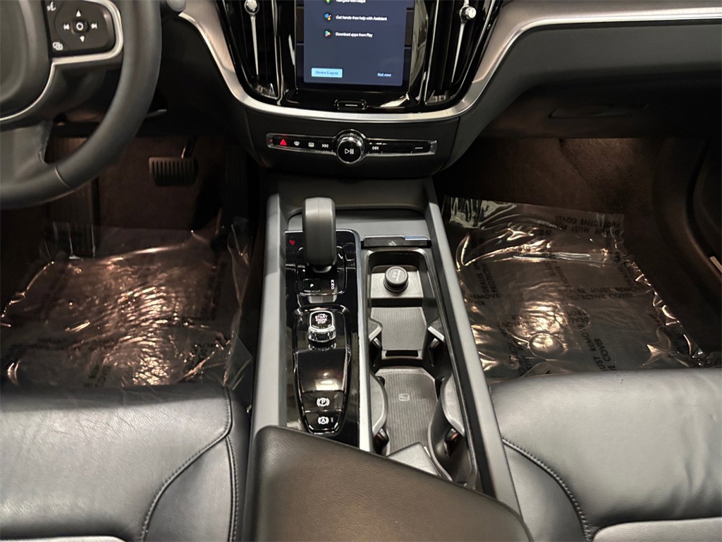 2023 Volvo S60 B5 Plus Black Edition photo 23