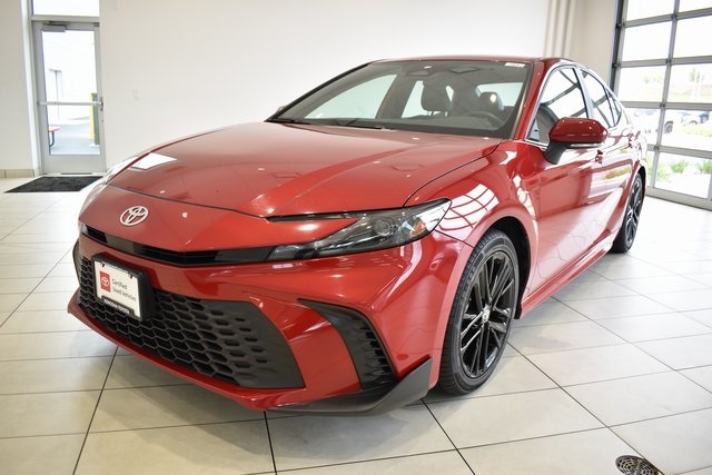 2025 Toyota Camry SE photo 4