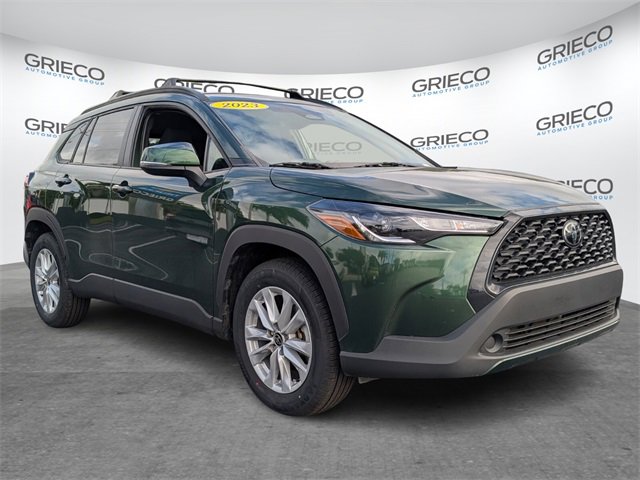 2023 Toyota Corolla Cross LE's photo