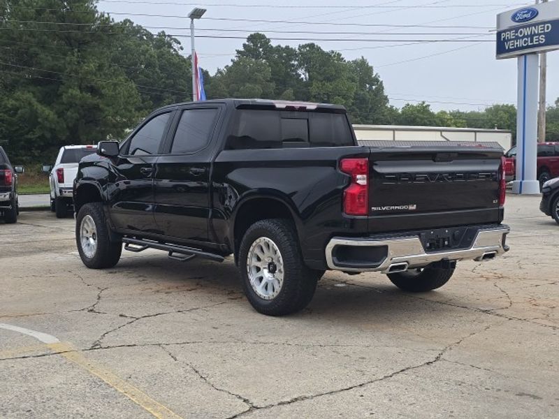 2020 Chevrolet Silverado 1500 LT photo 4