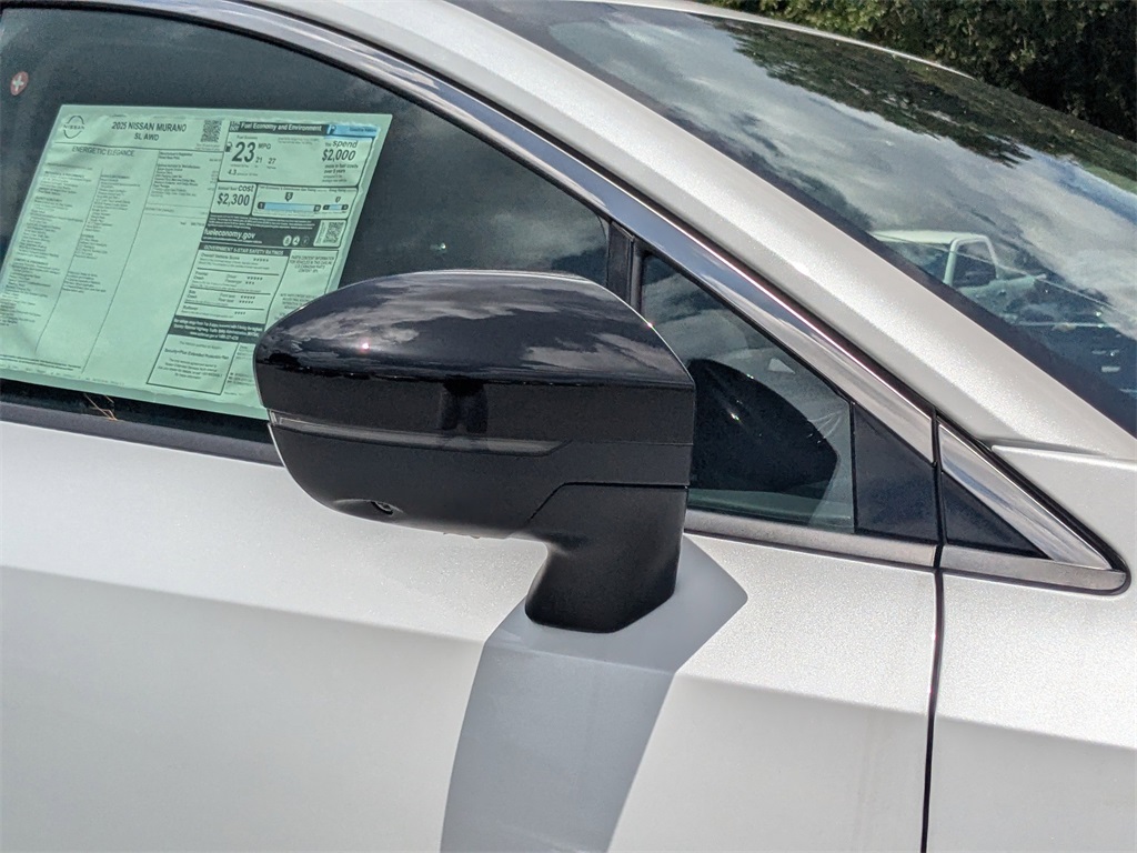 2025 Nissan Murano SL photo 10