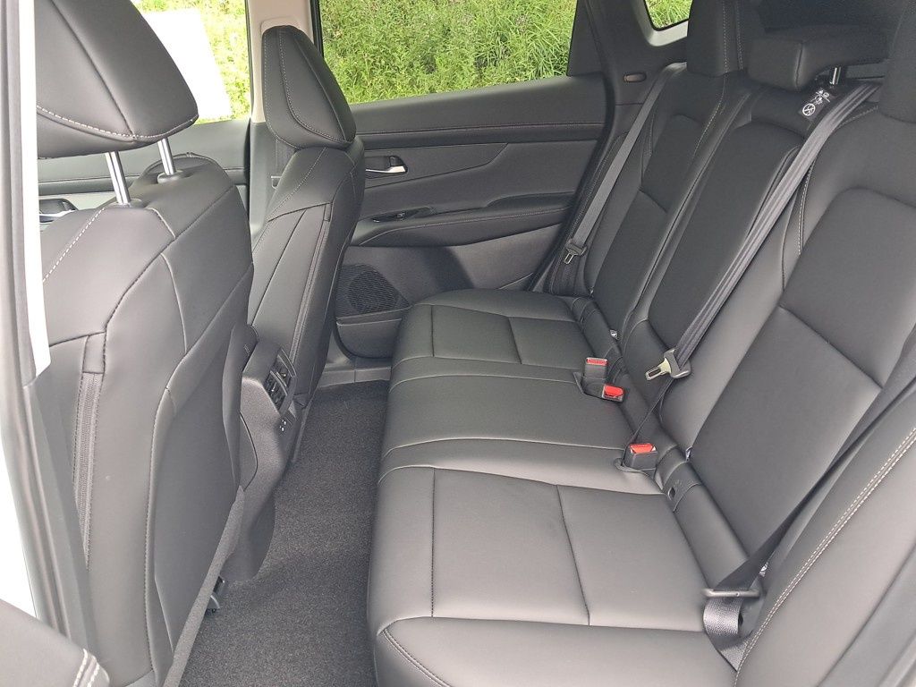 2025 Nissan Murano SL photo 23