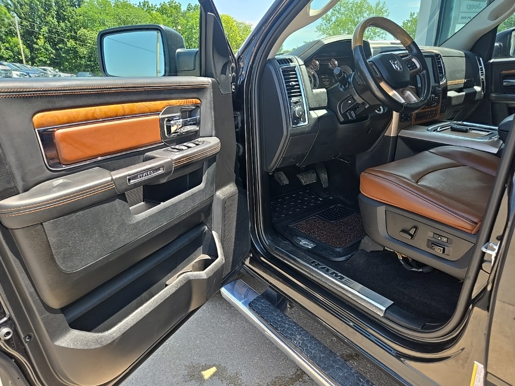 2017 Ram 1500 Laramie photo 36