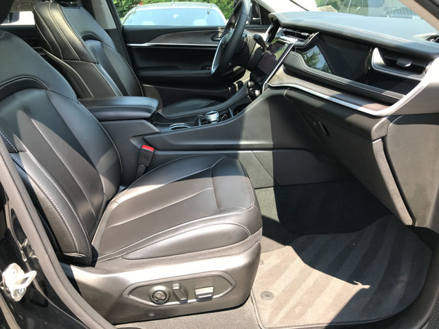 2024 Jeep Cherokee Limited 4xe photo 25