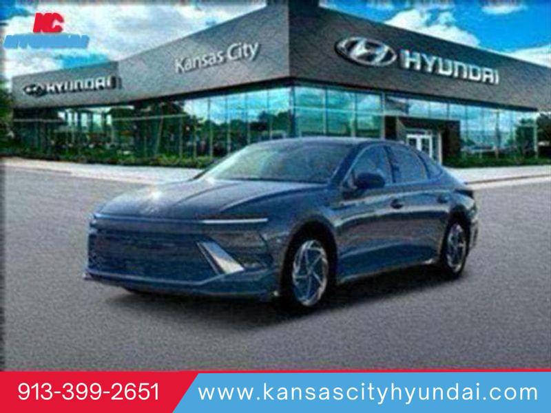2025 Hyundai Sonata SEL's photo
