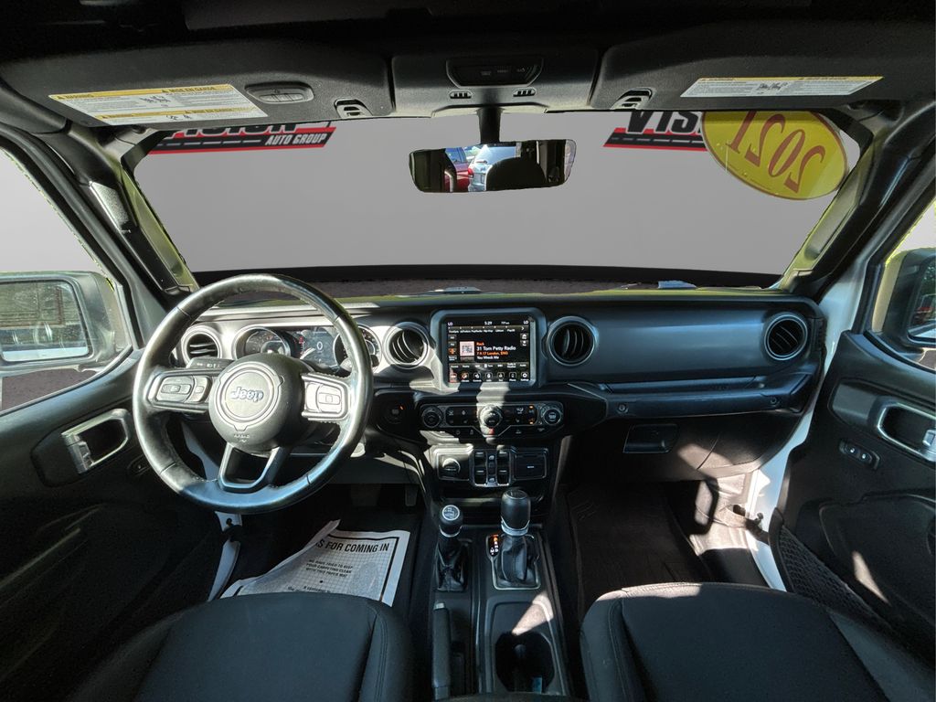 2021 Jeep Gladiator Willys photo 23