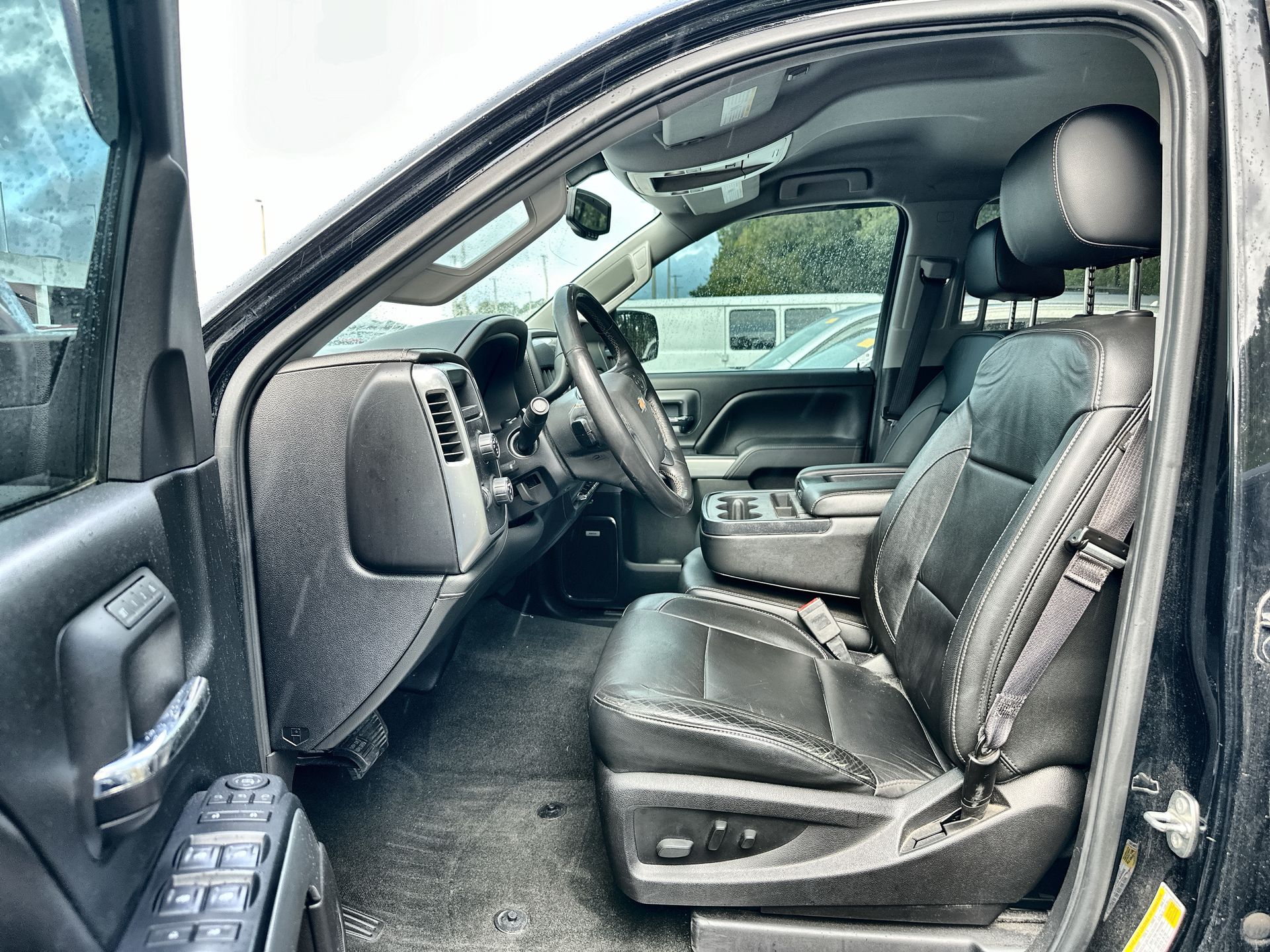 2016 Chevrolet Silverado 1500 LTZ photo 2