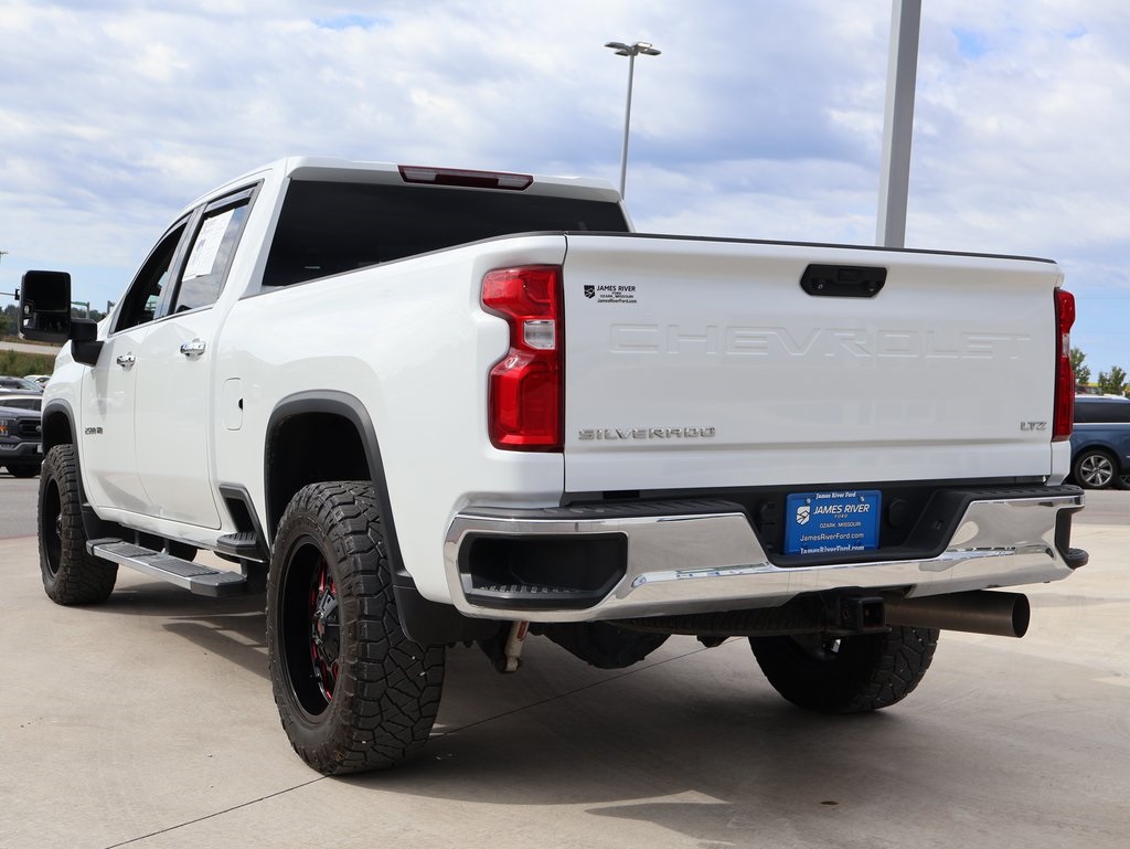 2022 Chevrolet Silverado 2500HD LTZ photo 3