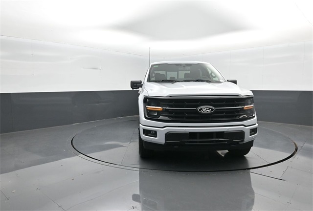2025 Ford F-150 XLT photo 2