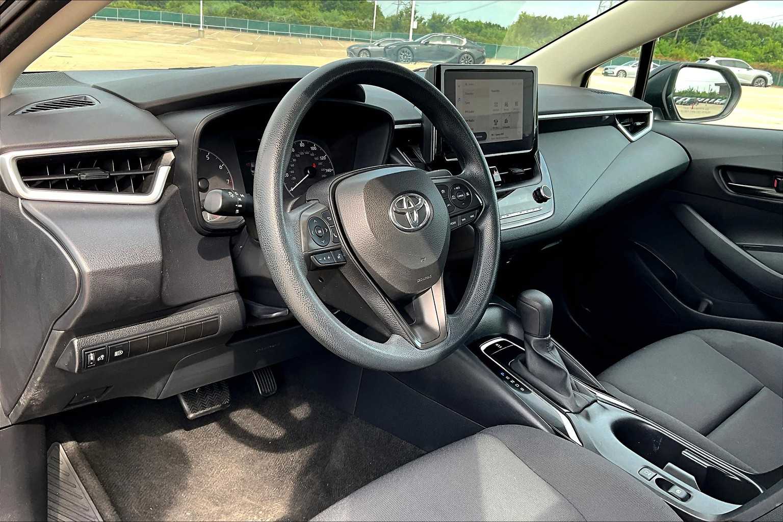2023 Toyota Corolla LE photo 16