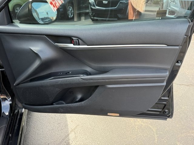 2018 Toyota Camry LE photo 18