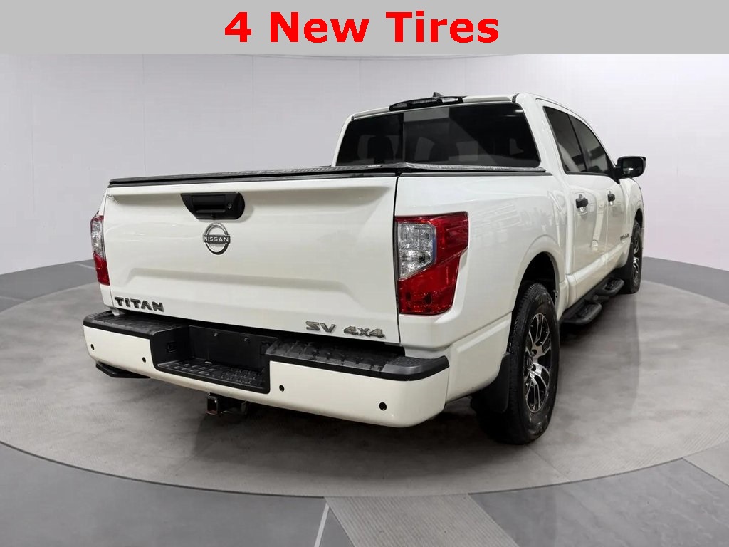 2023 Nissan Titan SV photo 3