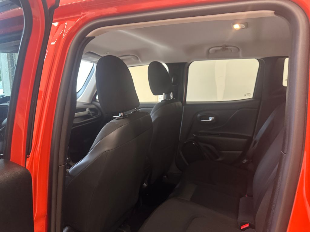 2018 Jeep Renegade Latitude North Edition photo 11