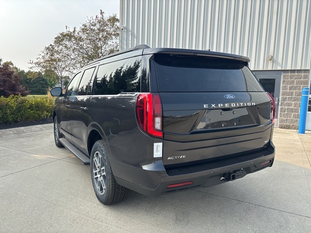 2025 Ford Expedition MAX photo 5