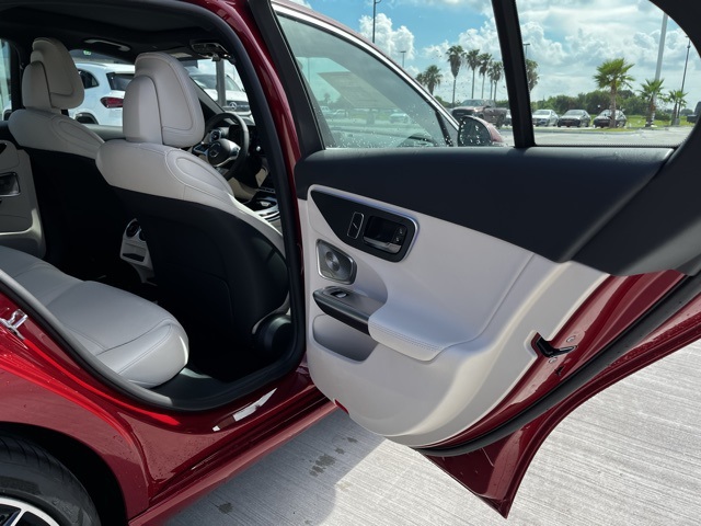 2025 Mercedes Benz C 300 photo 18