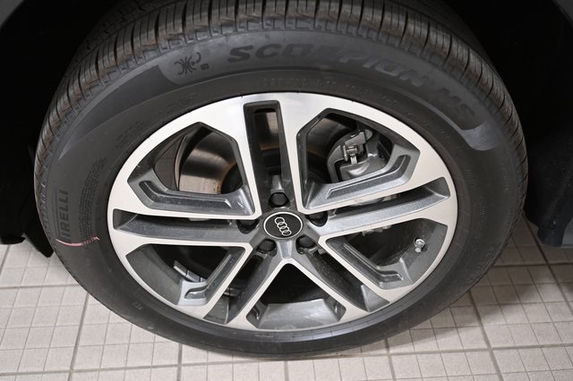 2025 Audi Q5 2.0T Premium Plus photo 11