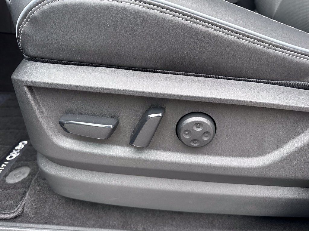 2025 Infiniti QX80 Luxe photo 17