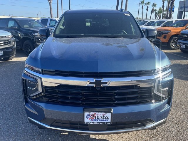 2025 Chevrolet Suburban LS photo 2