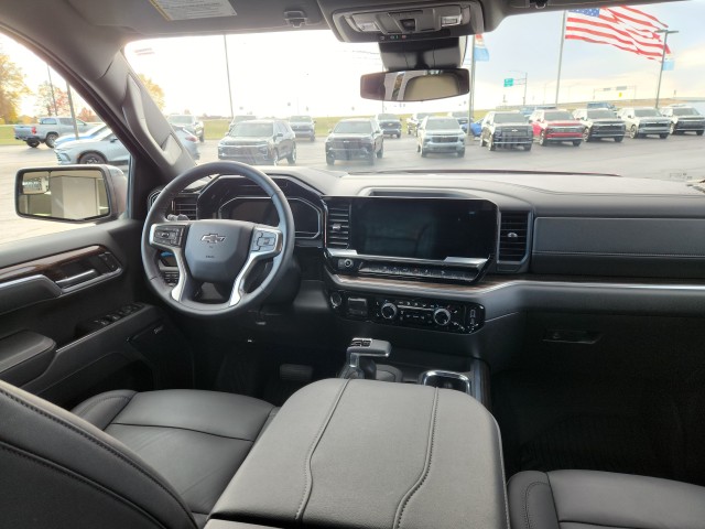 2025 Chevrolet Silverado 1500 RST photo 2