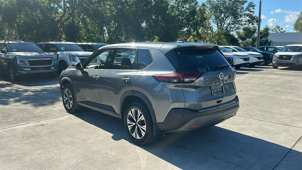 2021 Nissan Rogue SV photo 3