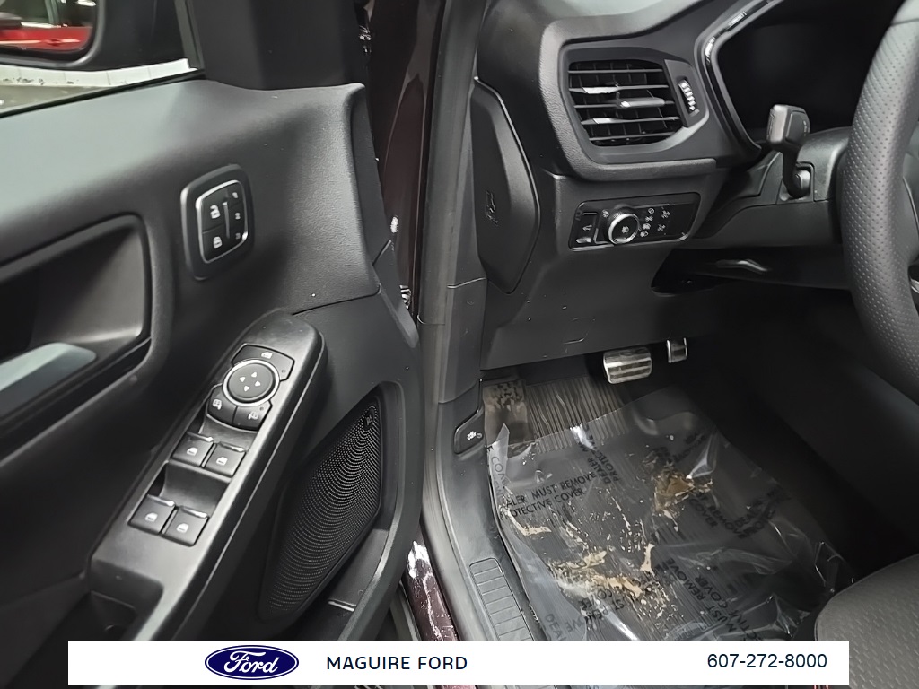 2023 Ford Escape ST-Line Select photo 27