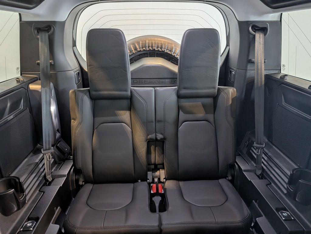 2025 Land Rover Defender 110 S photo 25