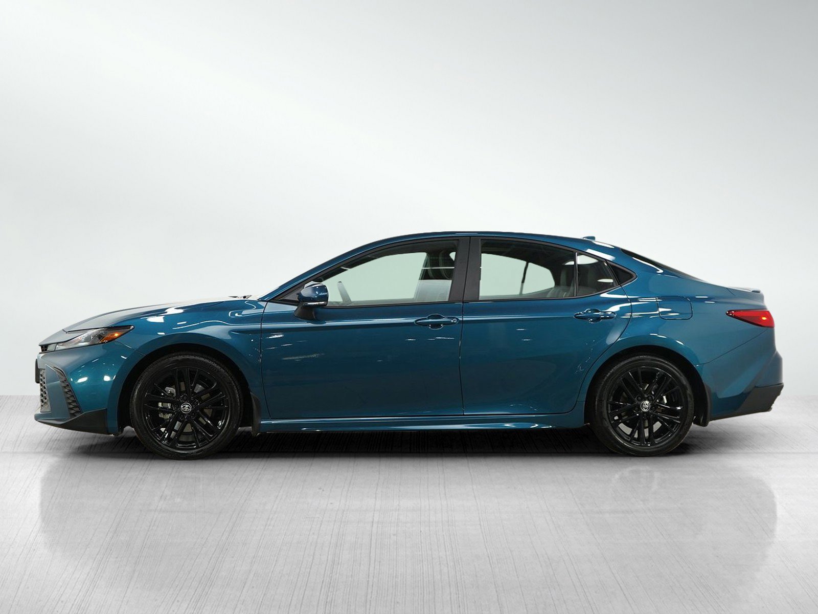 Used 2025 Toyota Camry SE with VIN 4T1DAACKXSU552548 for sale in Bloomington, Minnesota
