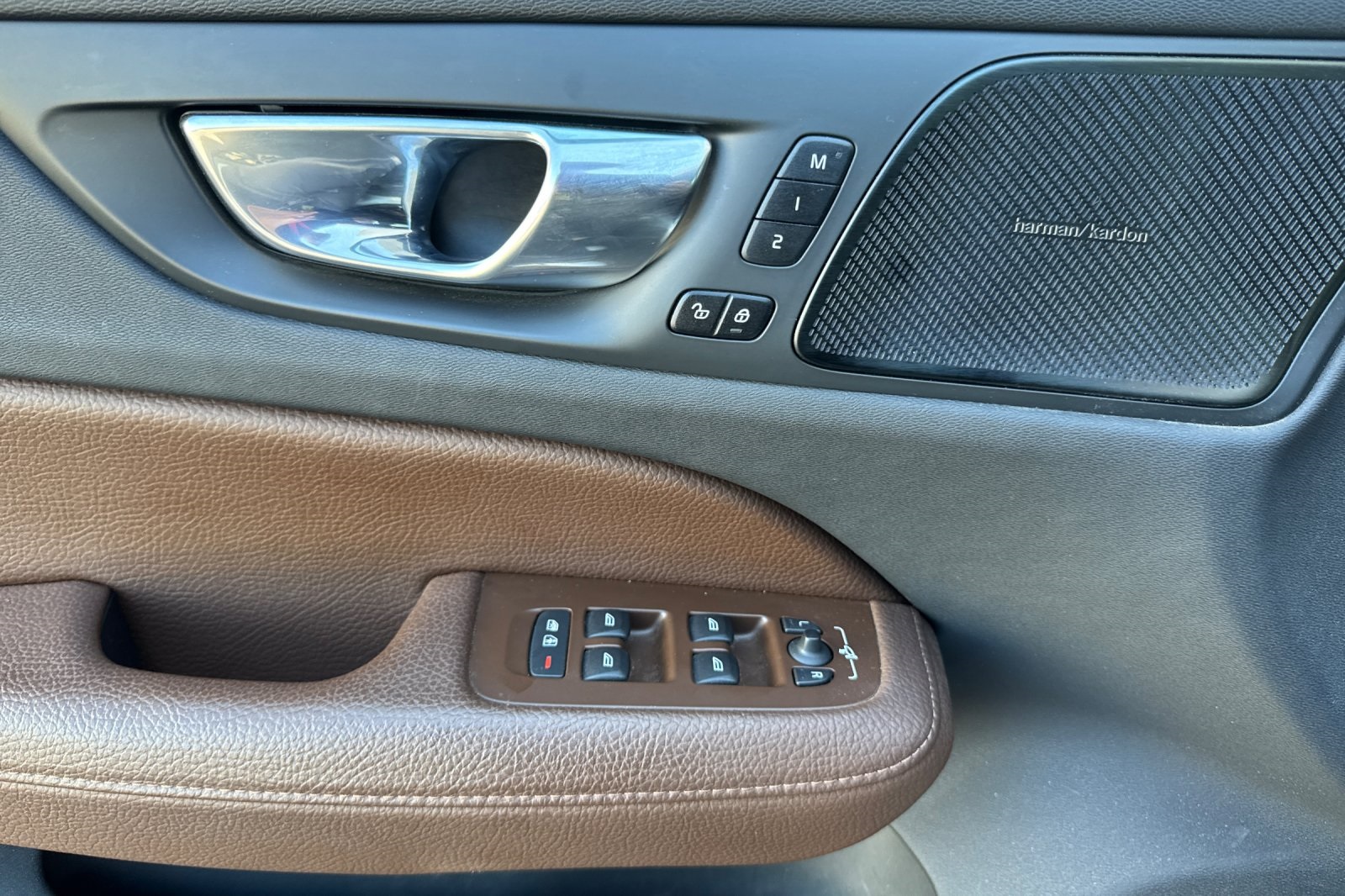 2022 Volvo V60 Cross Country T5 photo 10