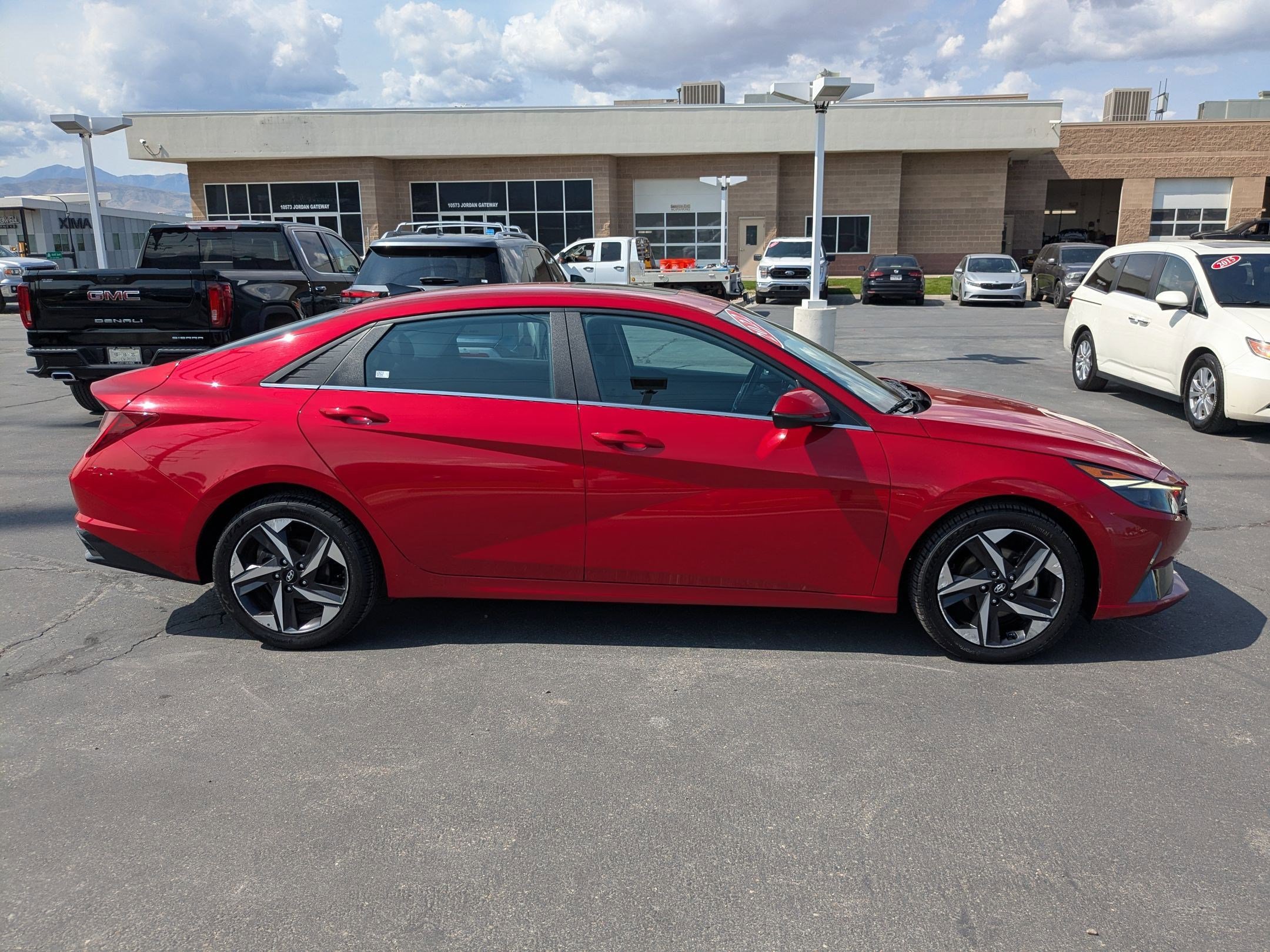 2022 Hyundai Elantra SEL photo 6