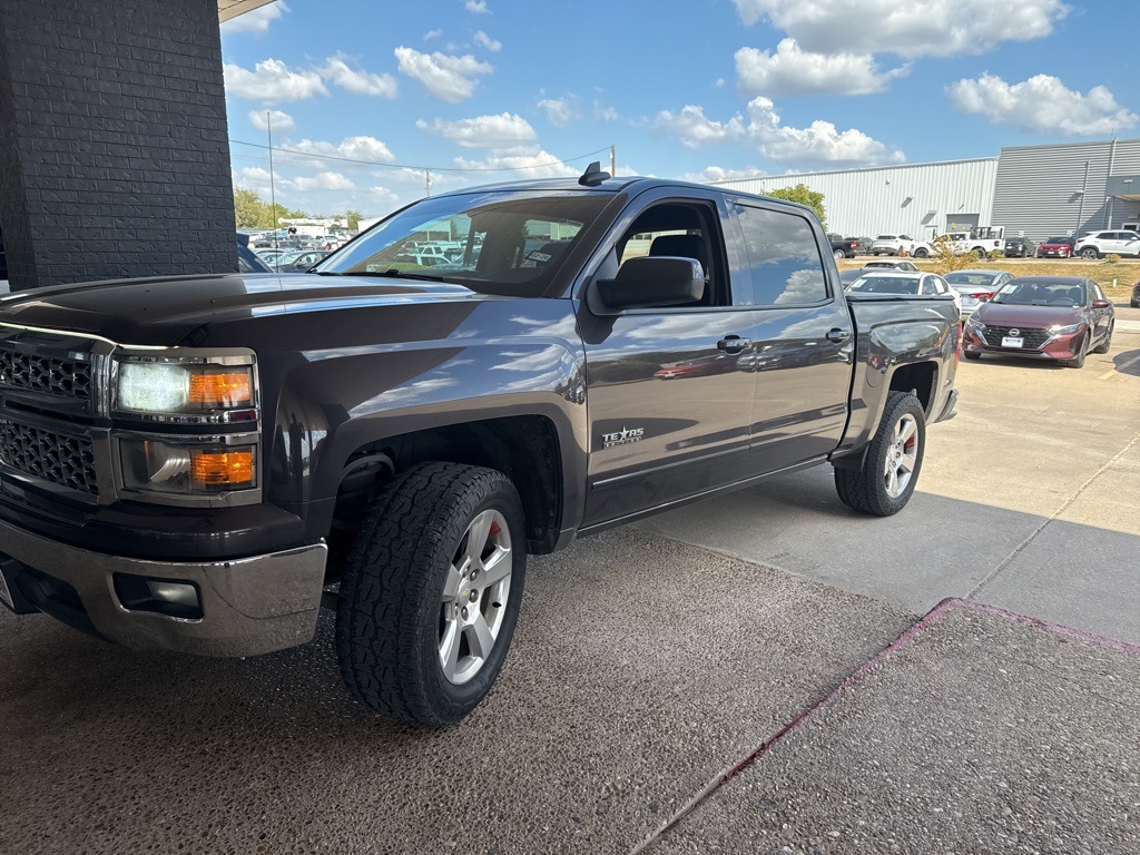 2015 Chevrolet Silverado 1500 LT photo 2