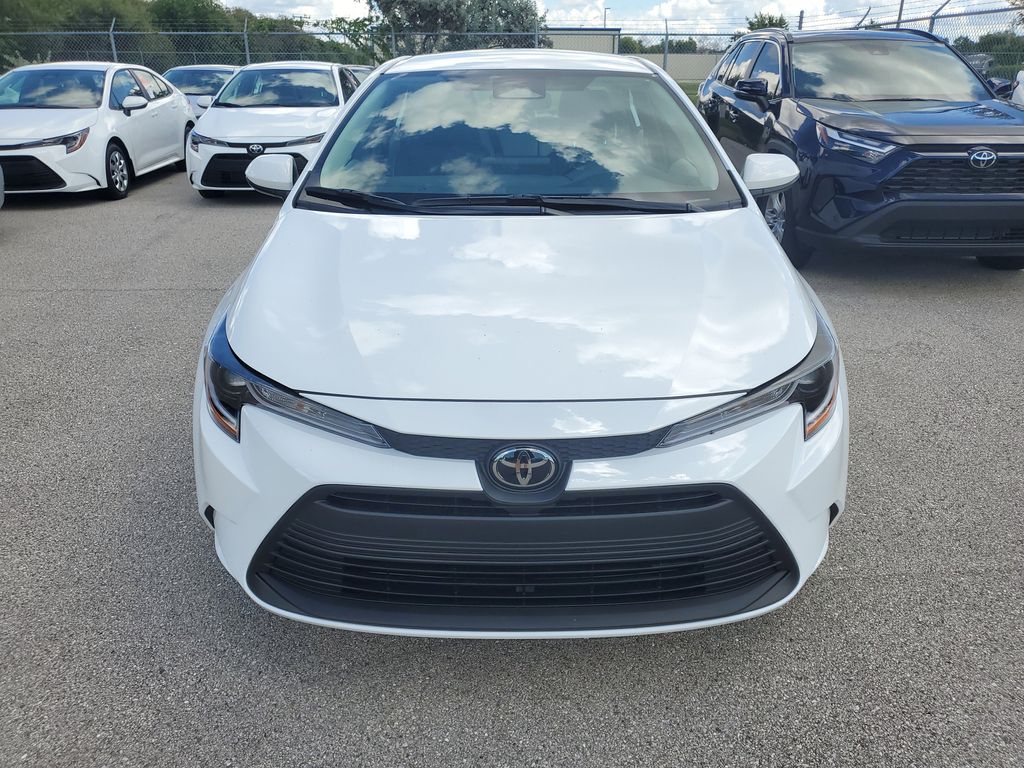 2025 Toyota Corolla LE photo 2