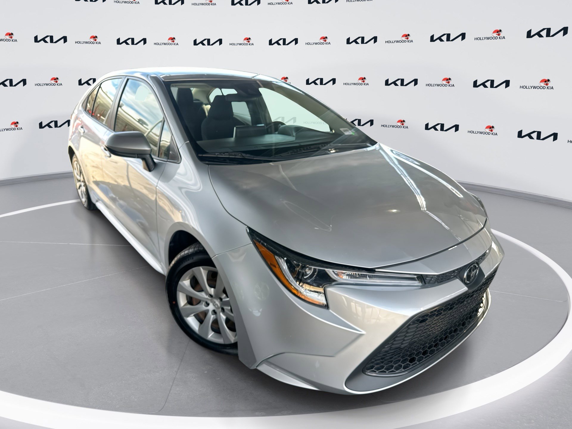 2020 Toyota Corolla LE's photo