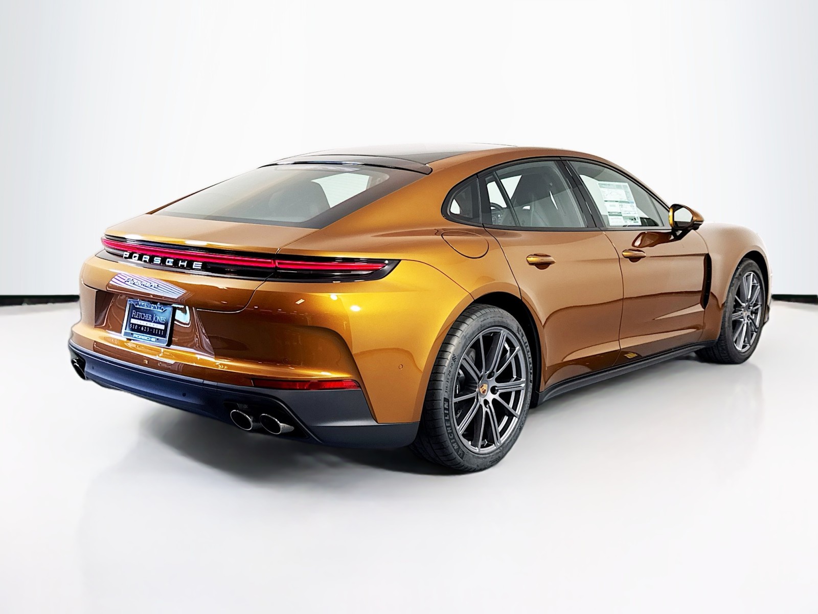 2025 Porsche Panamera 4 photo 9