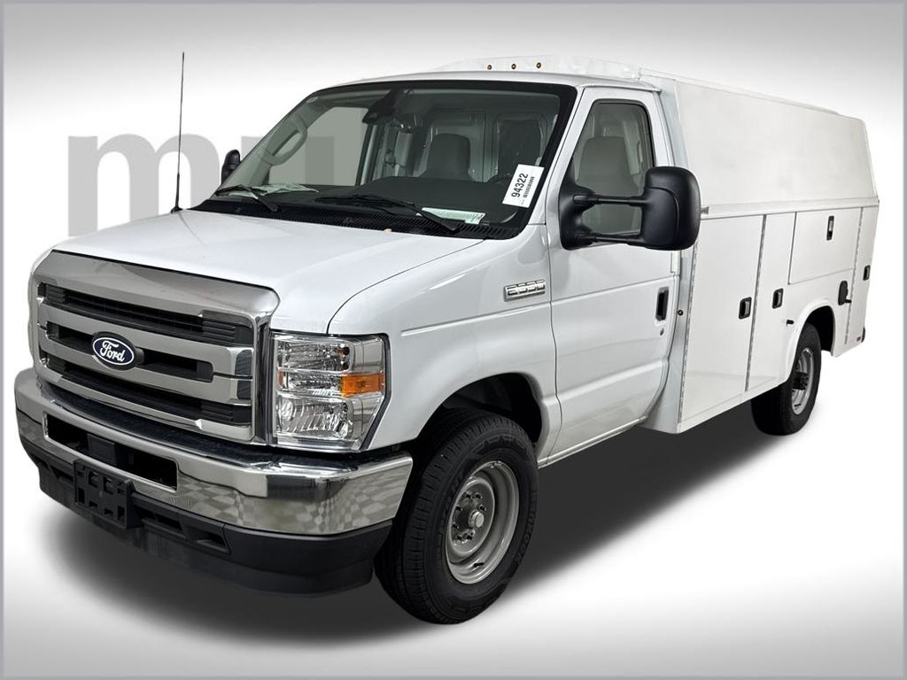 2026 Ford E-350 Base photo 4