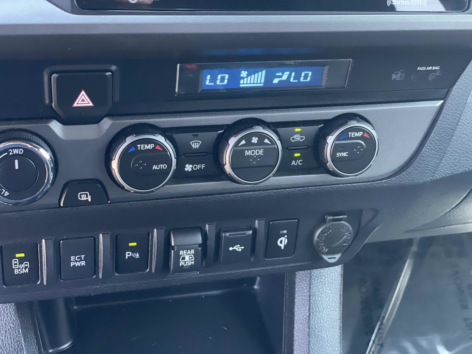 2023 Toyota Tacoma TRD photo 13