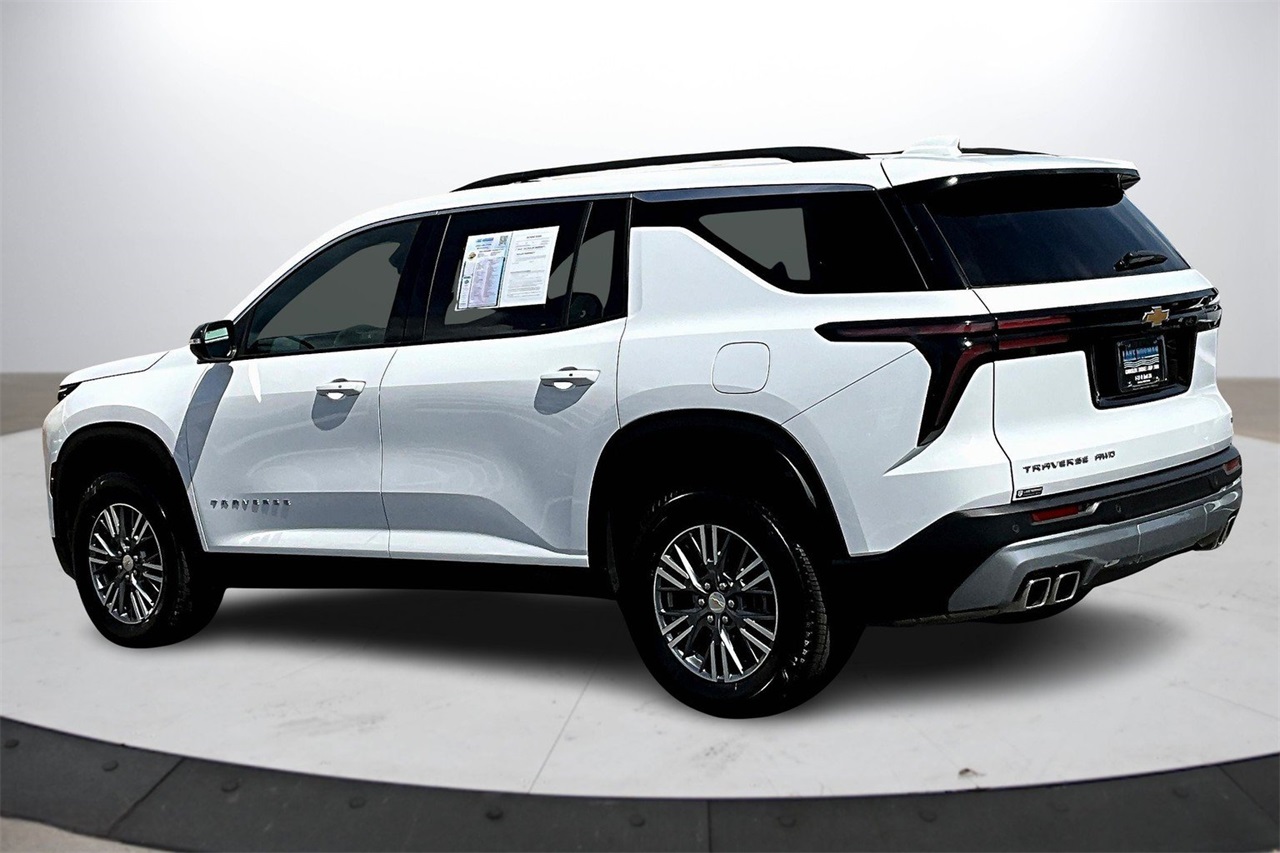 2024 Chevrolet Traverse photo 4