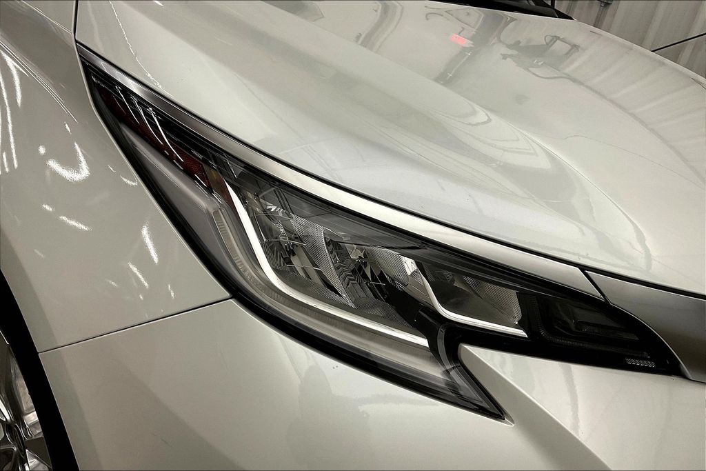 2022 Toyota Sienna Limited photo 28